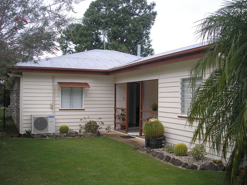 13 Windmill Road, Chinchilla QLD 4413