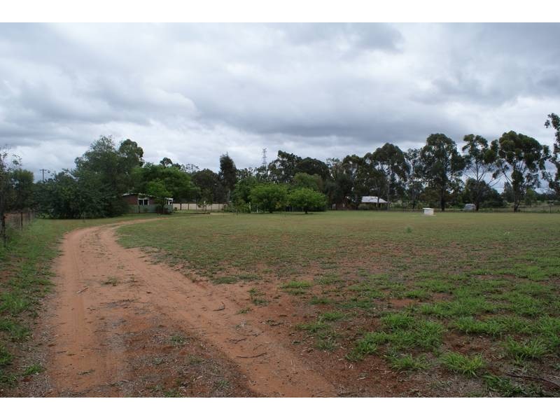 157 Cemetery Road, Chinchilla QLD 4413