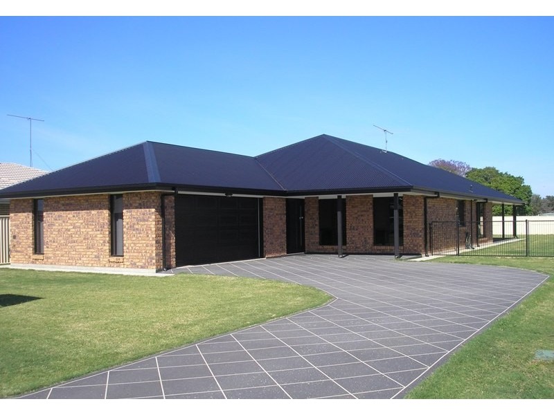 9 Back Avenue, Chinchilla QLD 4413