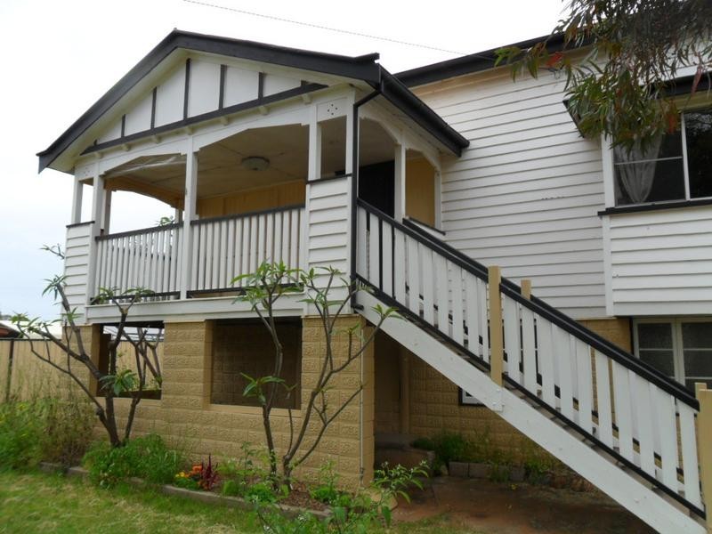 64 Park Street, Chinchilla QLD 4413