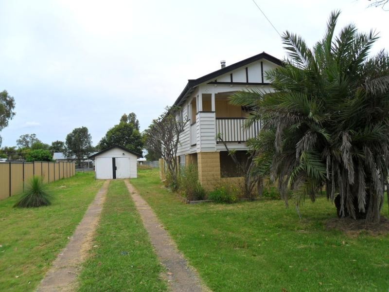 64 Park Street, Chinchilla QLD 4413