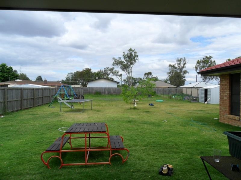 10 Back Avenue, Chinchilla QLD 4413