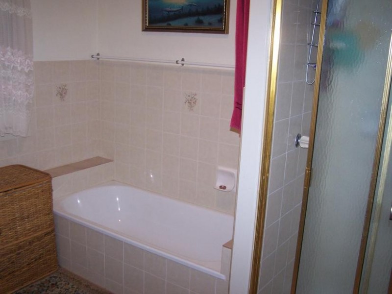 8 Tucker Street, Tara QLD 4421