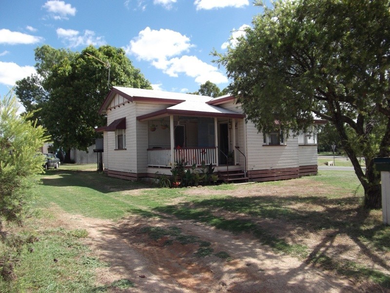34 Hypatia Street, Chinchilla QLD 4413
