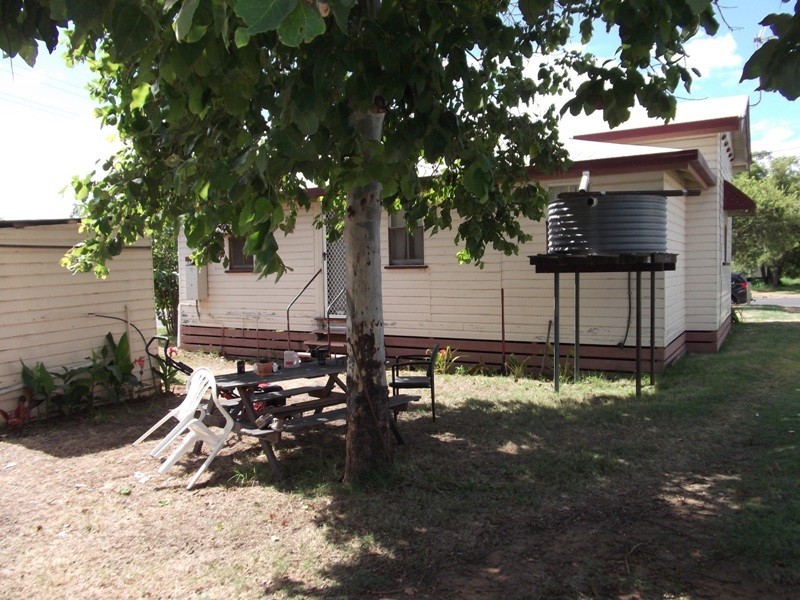 34 Hypatia Street, Chinchilla QLD 4413