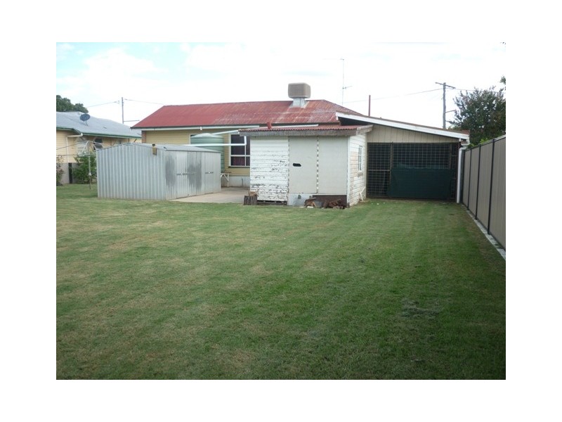 95 Hypatia Street, Chinchilla QLD 4413