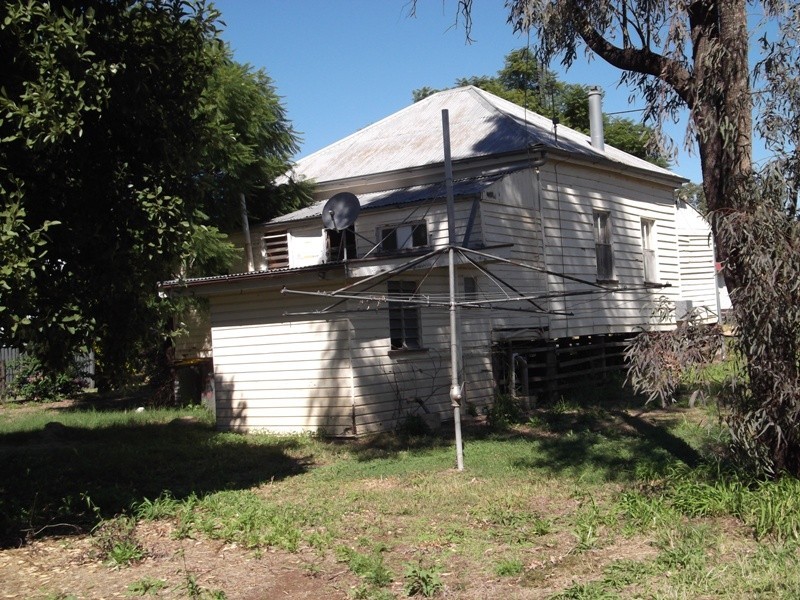 35 Hypatia Street, Chinchilla QLD 4413