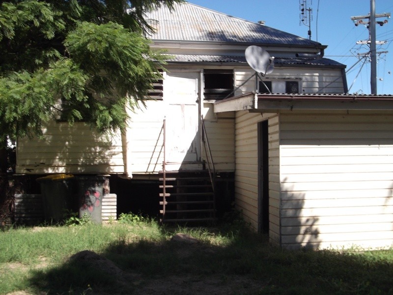 35 Hypatia Street, Chinchilla QLD 4413
