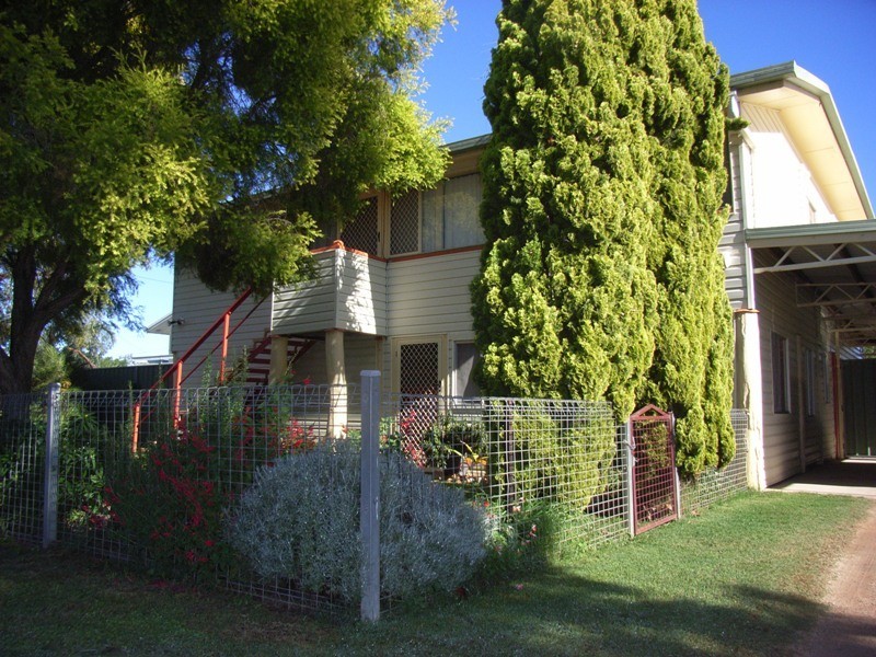 2 BIRKETT STREET, Chinchilla QLD 4413