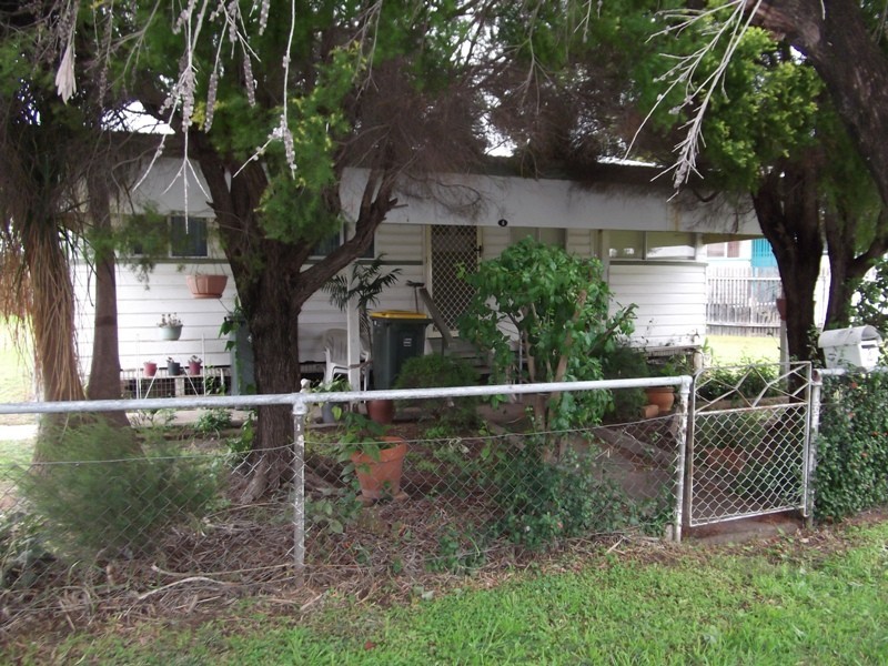 4 Birkett Street, Chinchilla QLD 4413