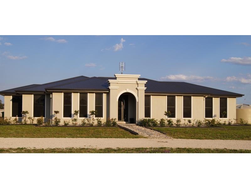 140 Auburn Road, Chinchilla QLD 4413