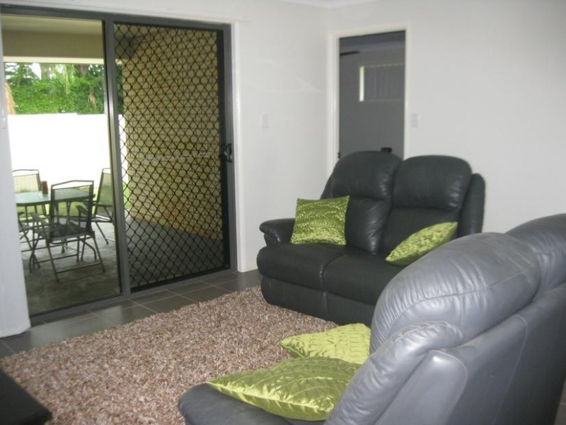 2/17 Luscombe Street, Chinchilla QLD 4413
