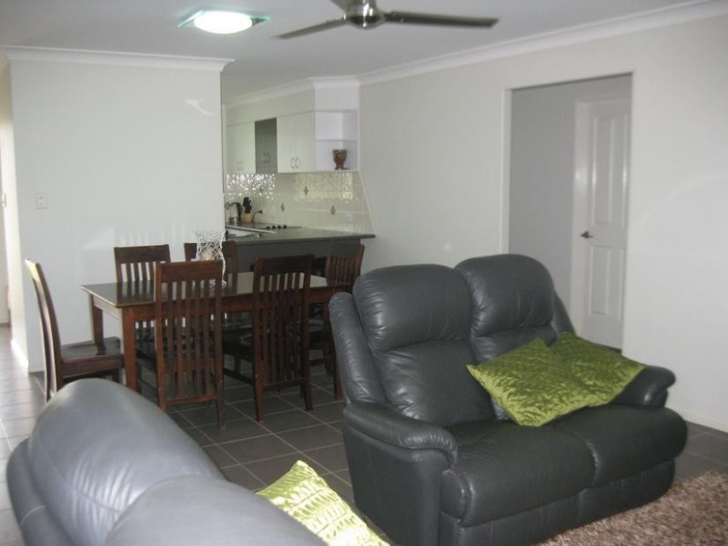 2/17 Luscombe Street, Chinchilla QLD 4413