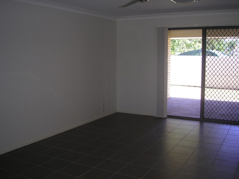 2/17 Luscombe Street, Chinchilla QLD 4413