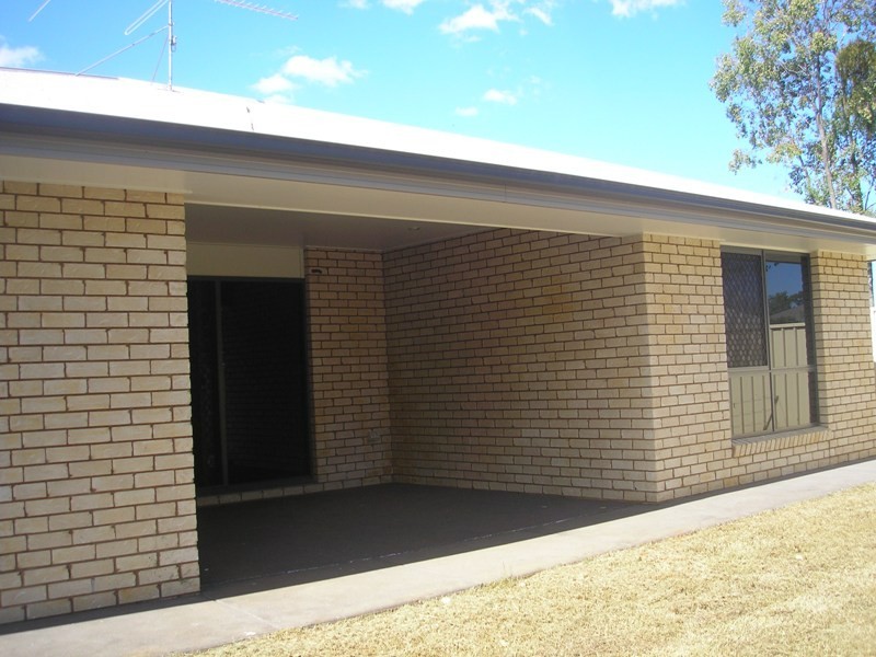2/17 Luscombe Street, Chinchilla QLD 4413