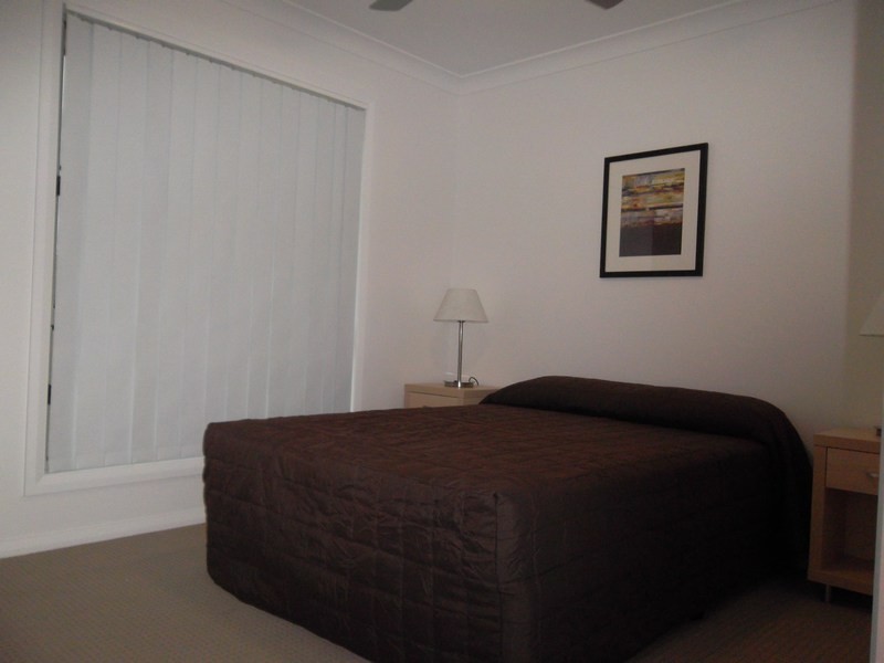 2/26 Lee Street, Miles QLD 4415