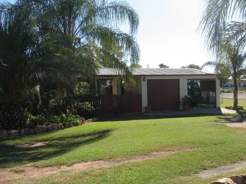 2 Market Street, Condamine QLD 4416