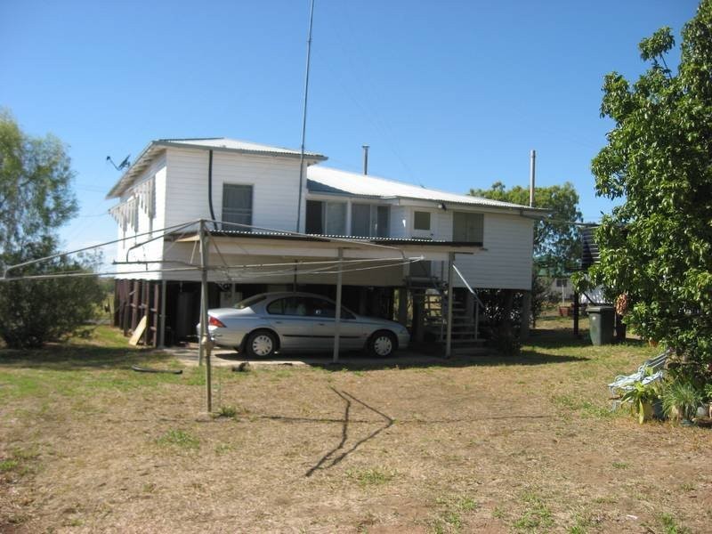 9 Bell Street, Dulacca QLD 4425
