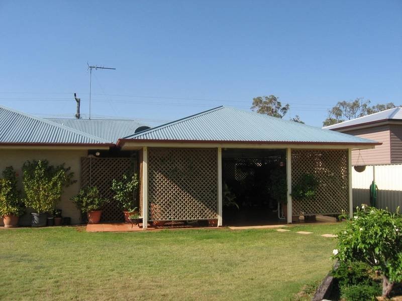 36 Edith Street, Miles QLD 4415