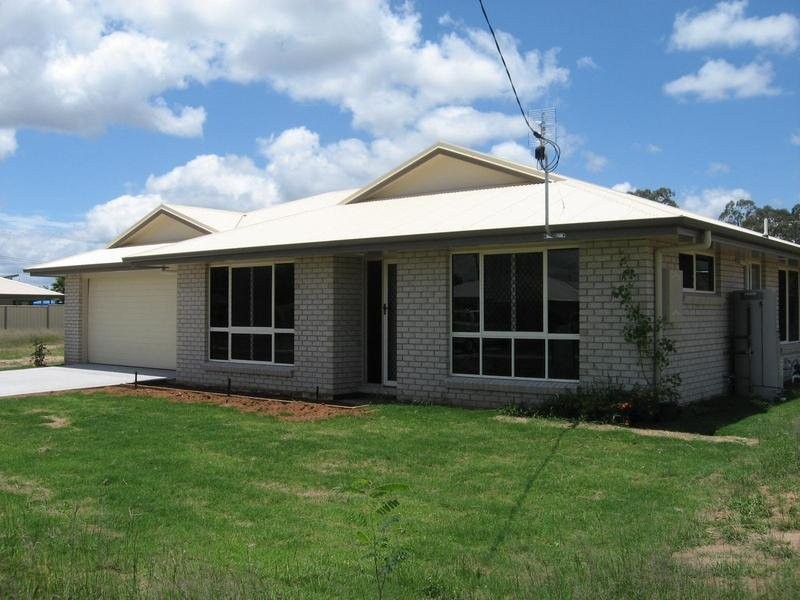 14 Bishop Drive, Miles QLD 4415