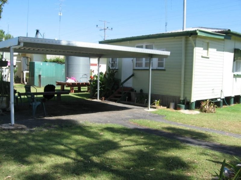 74 Edith St, Miles QLD 4415