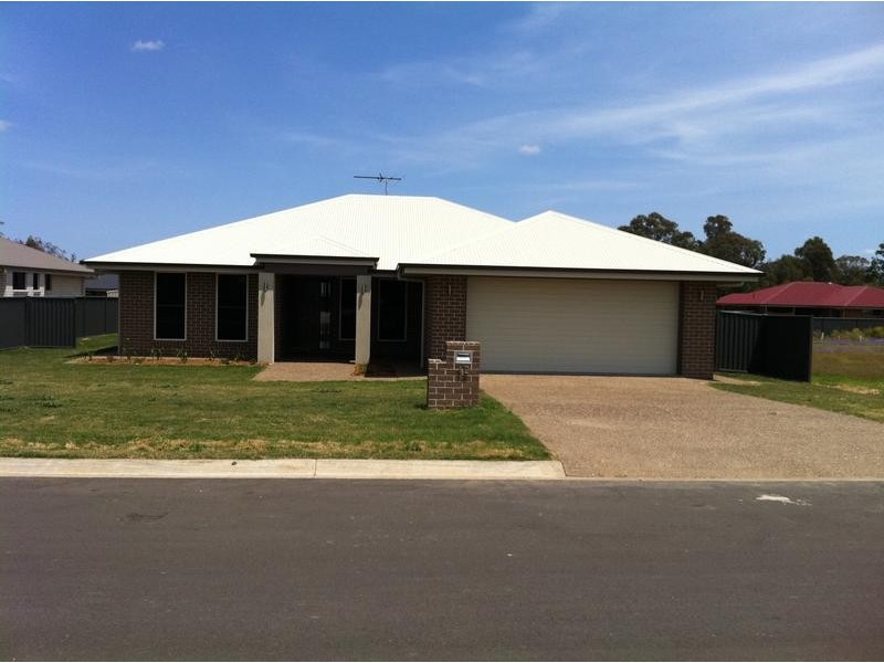 12 Gower Street, Chinchilla QLD 4413
