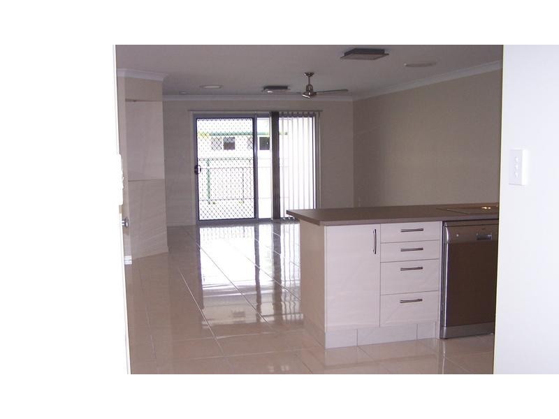 Unit 2/20 Blanchard St, Chinchilla QLD 4413