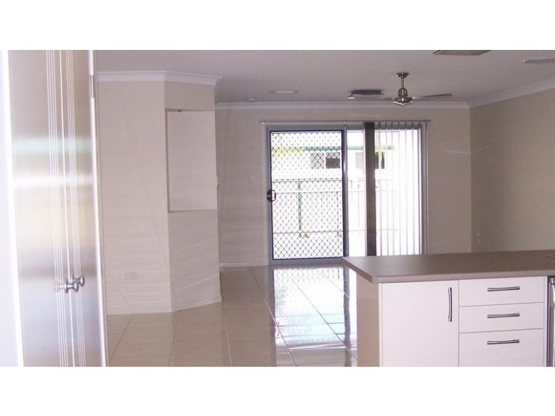 Unit 2/20 Blanchard St, Chinchilla QLD 4413
