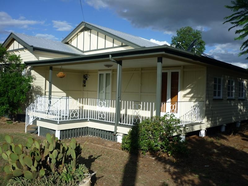 18 COLAMBA STREET, Chinchilla QLD 4413