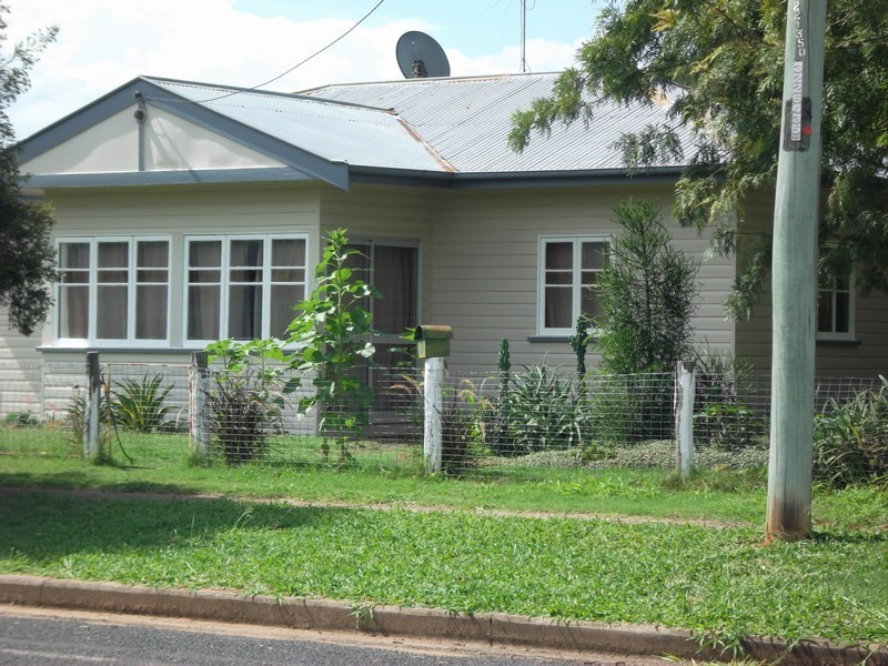 33 Rennick Street, Chinchilla QLD 4413