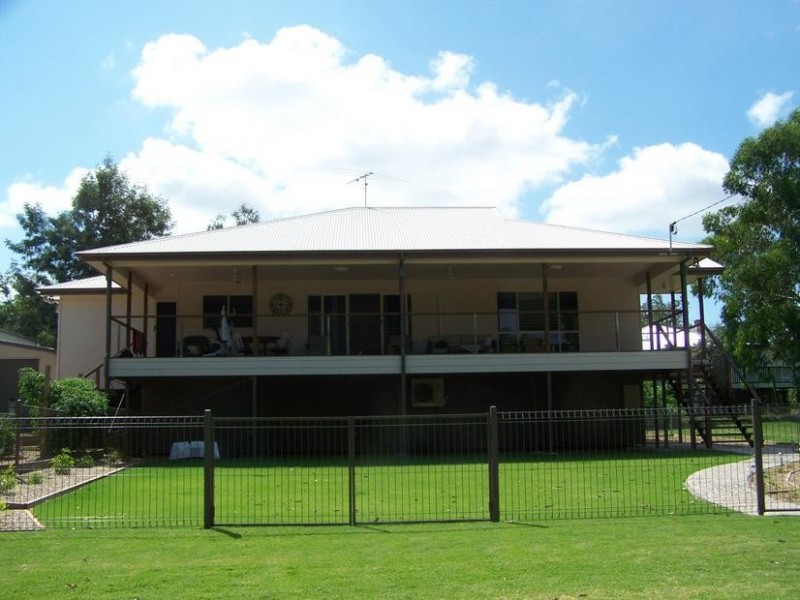 3 Middle Street, Chinchilla QLD 4413