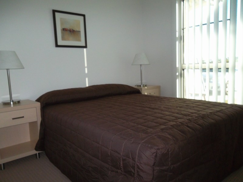 1/24 Lee Street, Miles QLD 4415