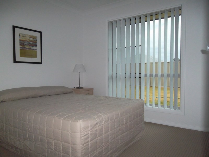 2/24 Lee Street, Miles QLD 4415