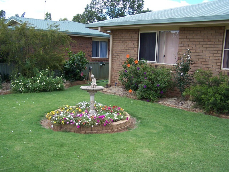 12 McINTYRE STREET, Chinchilla QLD 4413