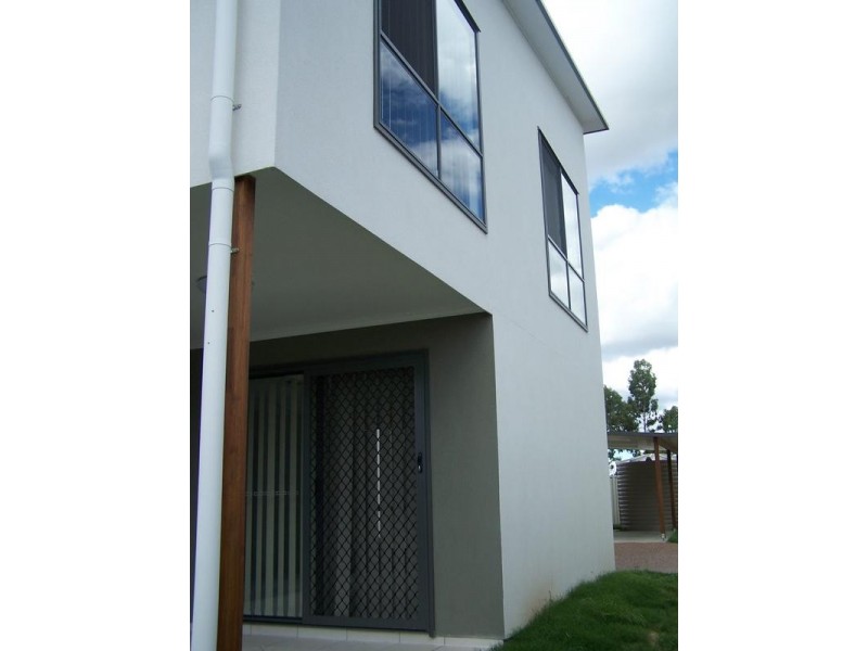 5/6 Holland Street, Chinchilla QLD 4413