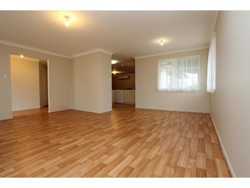 3 Racecourse Road, Miles QLD 4415