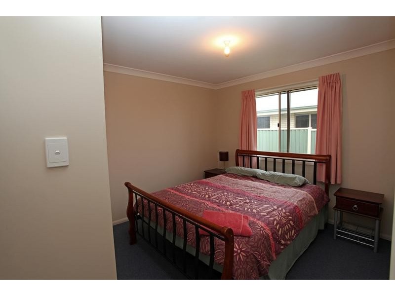 3 Racecourse Road, Miles QLD 4415