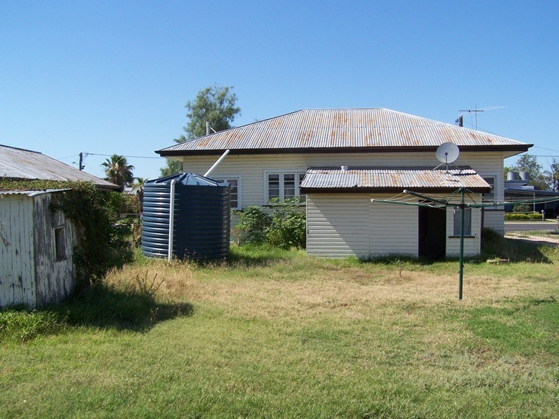 5 BINNIE STREET, Tara QLD 4421