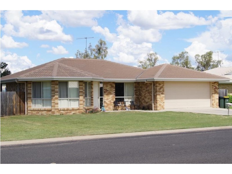 6 Back Avenue, Chinchilla QLD 4413