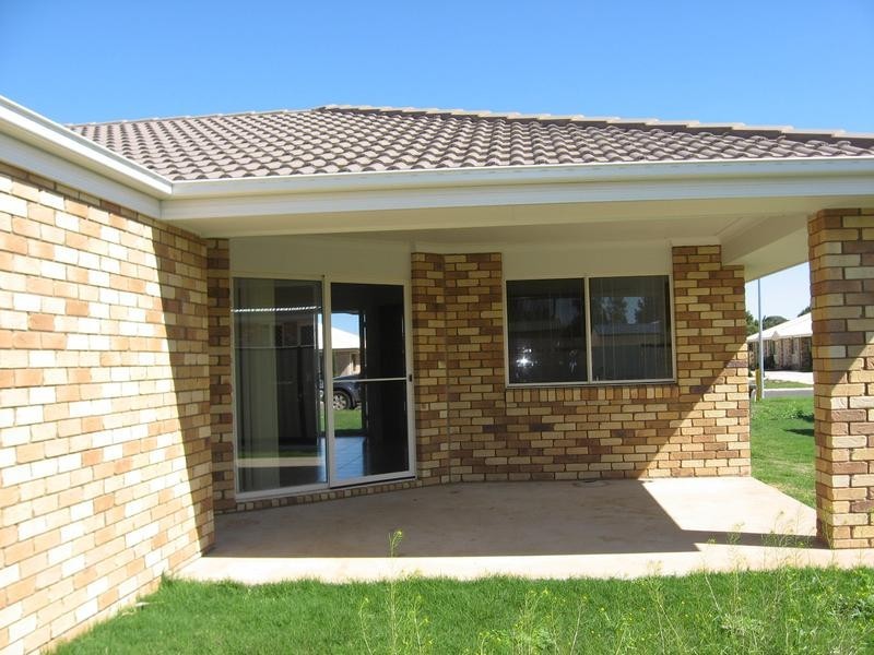 6 Back Avenue, Chinchilla QLD 4413