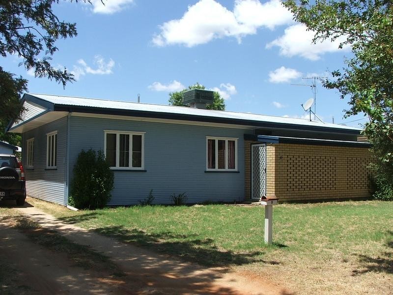 9 Dorney Street, Chinchilla QLD 4413