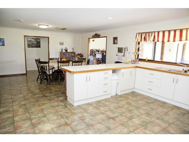 351 Windmill Road, Chinchilla QLD 4413