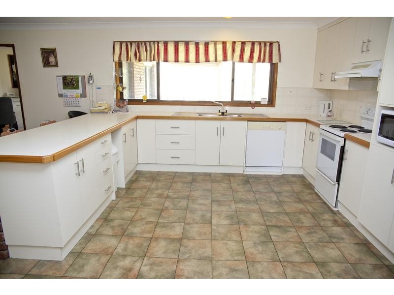 351 Windmill Road, Chinchilla QLD 4413