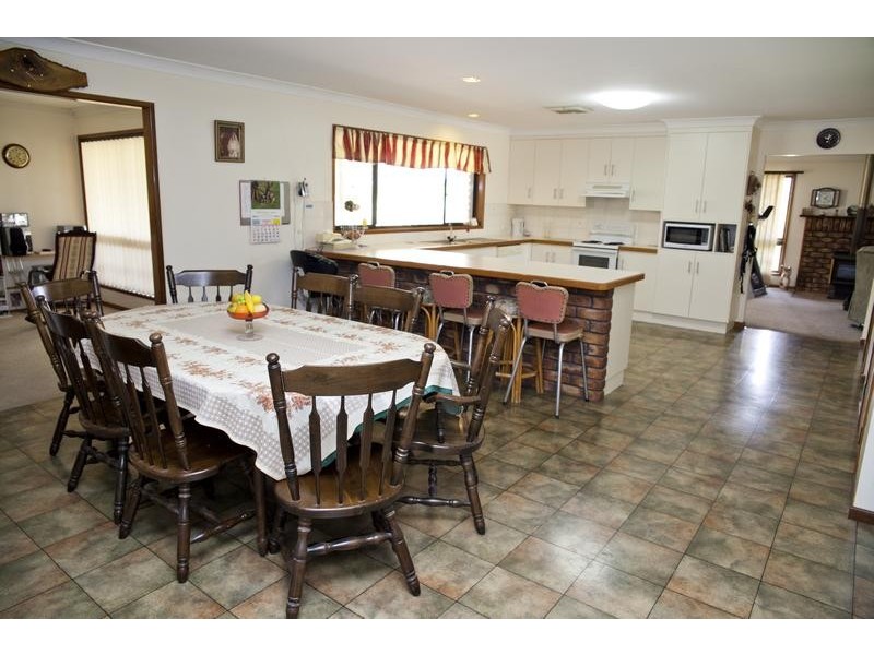 351 Windmill Road, Chinchilla QLD 4413
