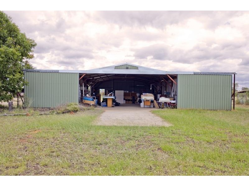 351 Windmill Road, Chinchilla QLD 4413