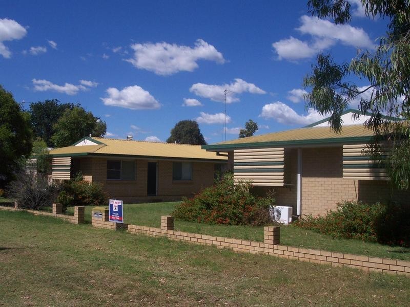 2/15 Mann Street, Chinchilla QLD 4413