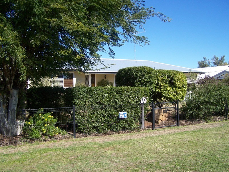 102 ZELLER STREET, Chinchilla QLD 4413