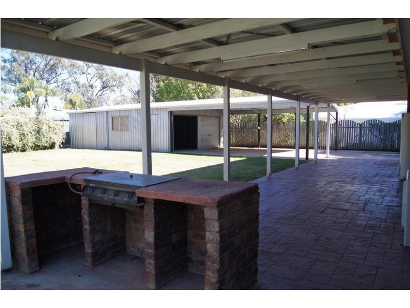 28 Wheeler Street, Chinchilla QLD 4413