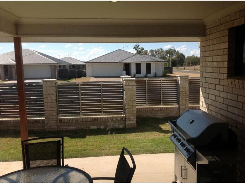 Unit D/38 Cameron Street, Chinchilla QLD 4413
