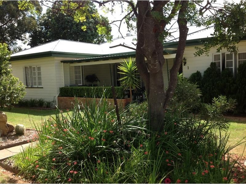 1 Barber Street, Chinchilla QLD 4413